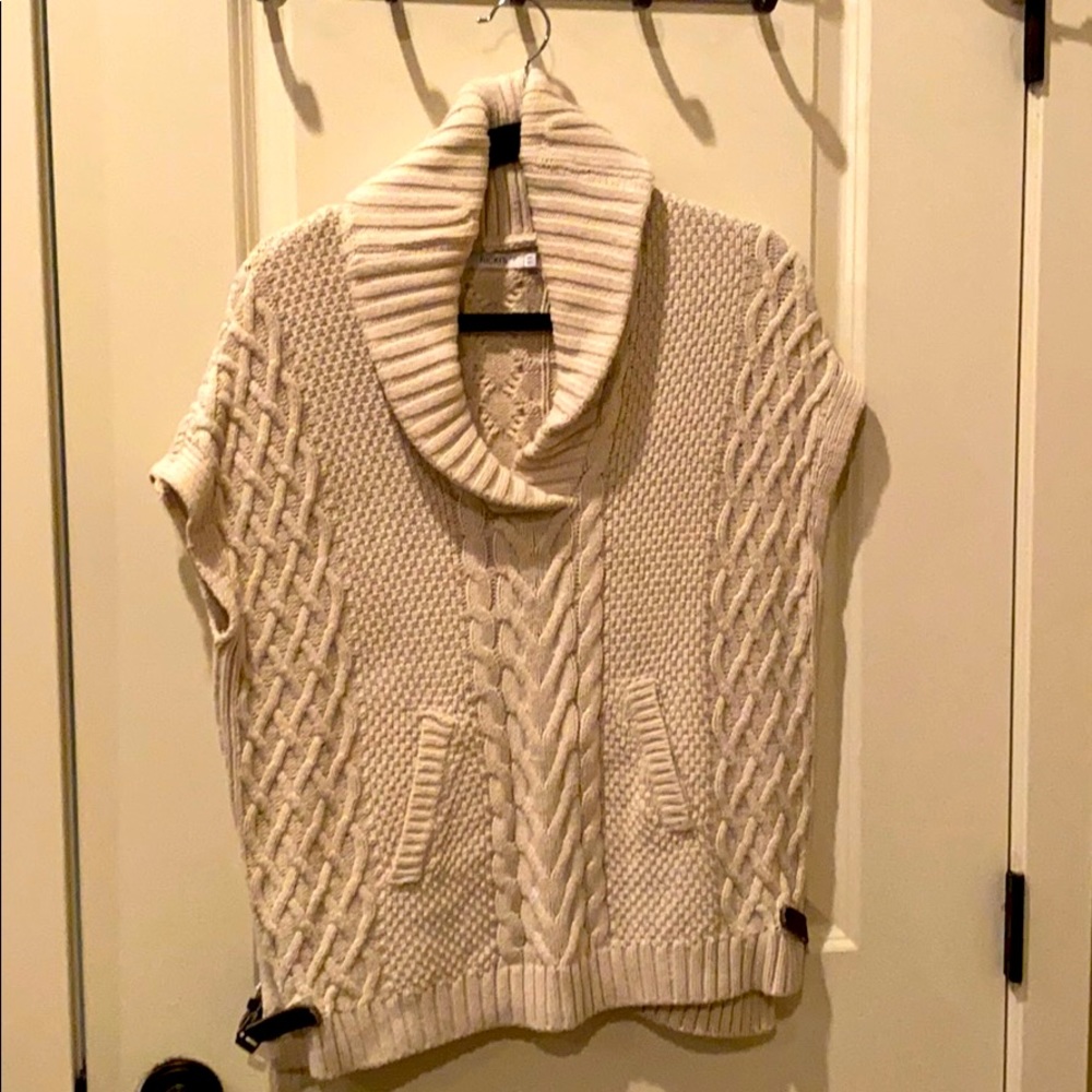 Sweater sleeveless
